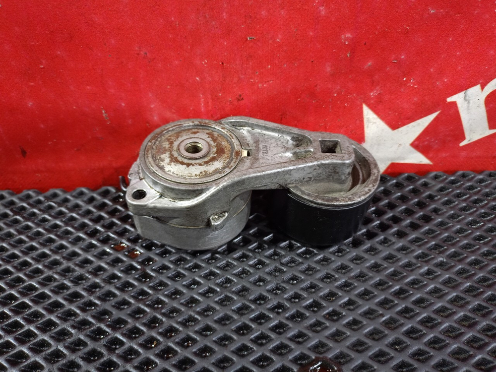 Ролик-натяжитель