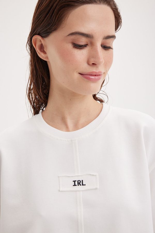 Футболка укороченная из плотного трикотажа 