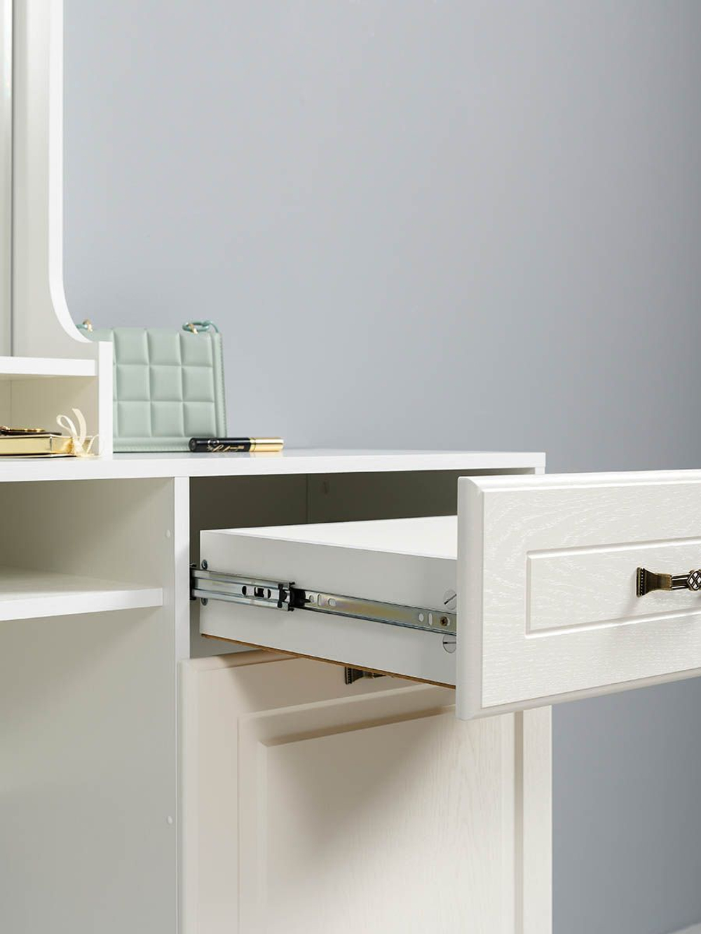 Ливерпуль Стол туалетный 12.46.01 Белый/Ясень ваниль