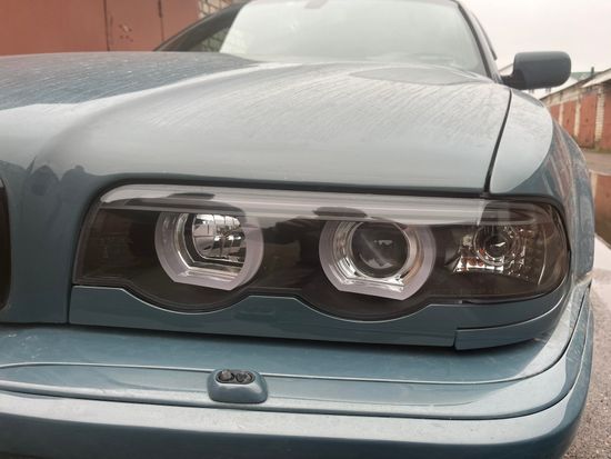 Передние фары 3D Angel Eyes для BMW 7 E38 (94-01) черные