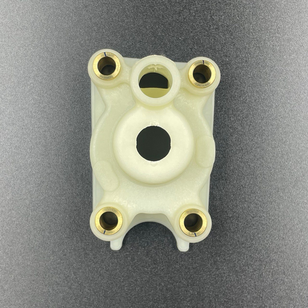 Корпус помпы охлаждения Suzuki DF 4-6(A) (Suzuki)