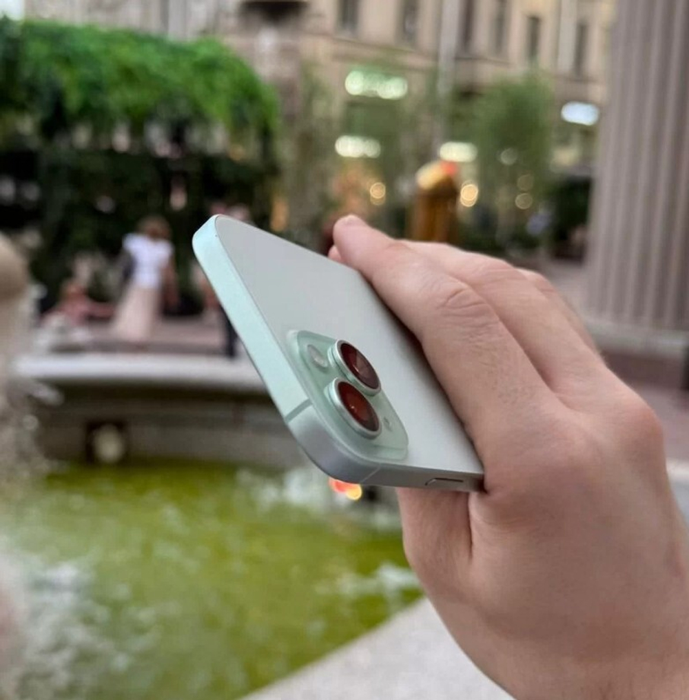 iPhone 15, 128 ГБ б/у