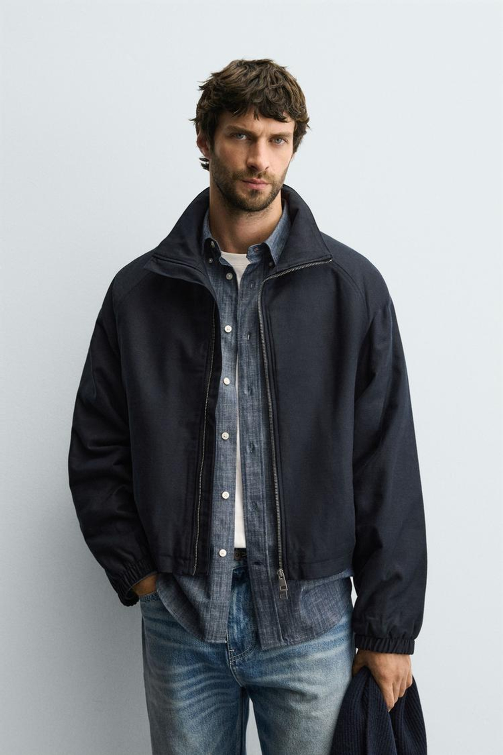 ZARA УКОРОЧЕННАЯ СТЕГАНАЯ КУРТКА, СИНИЙ