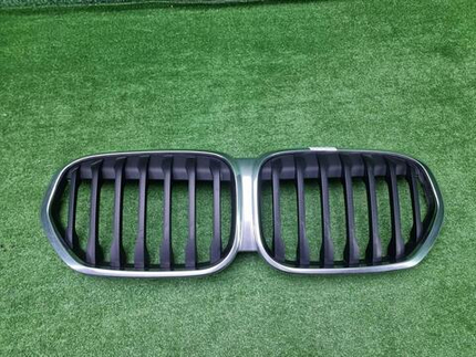 Решетка радиатора BMW X1 F48 (2019-2022)