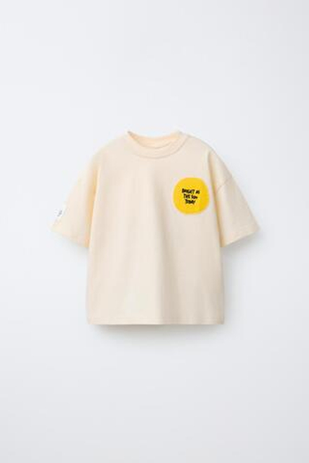 ZARA ФУТБОЛКА С ВЫШИВКОЙ, БЕЖЕВЫЙ