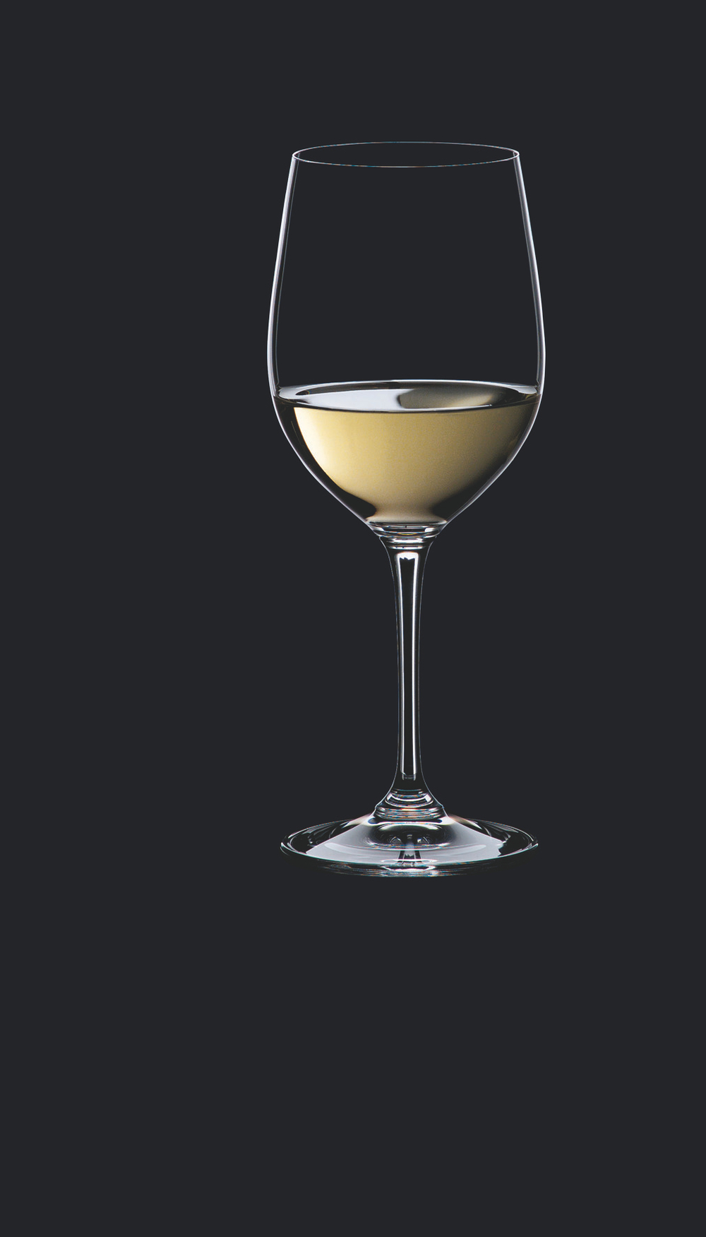 Набор бокалов для белого вина 2 шт 350 мл Riedel Vinum Viognier/Chardonnay Австрия на черном фоне