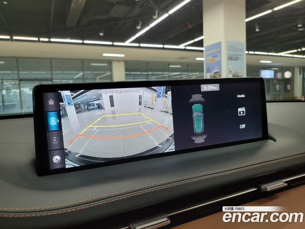 Genesis GV70 2.5T Бензин AWD (12.2021)