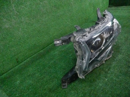 Фара левая Toyota Land Cruiser Prado 150 (2017-н.в.) LED