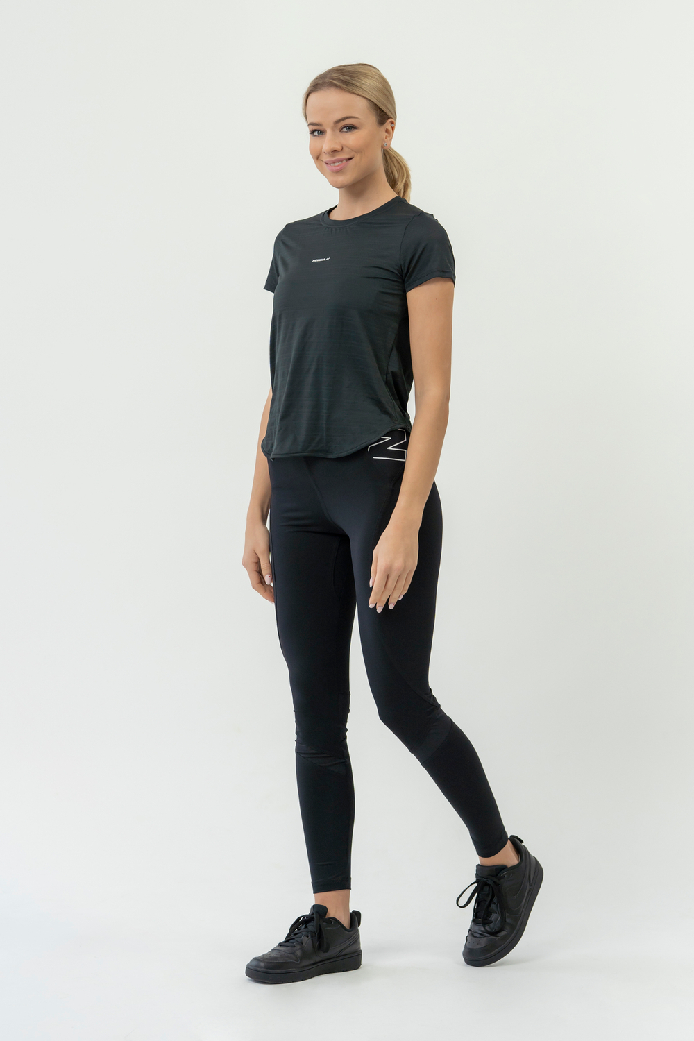 Футболка женская Nebbia 438 fit activewear t-shirt Airy black