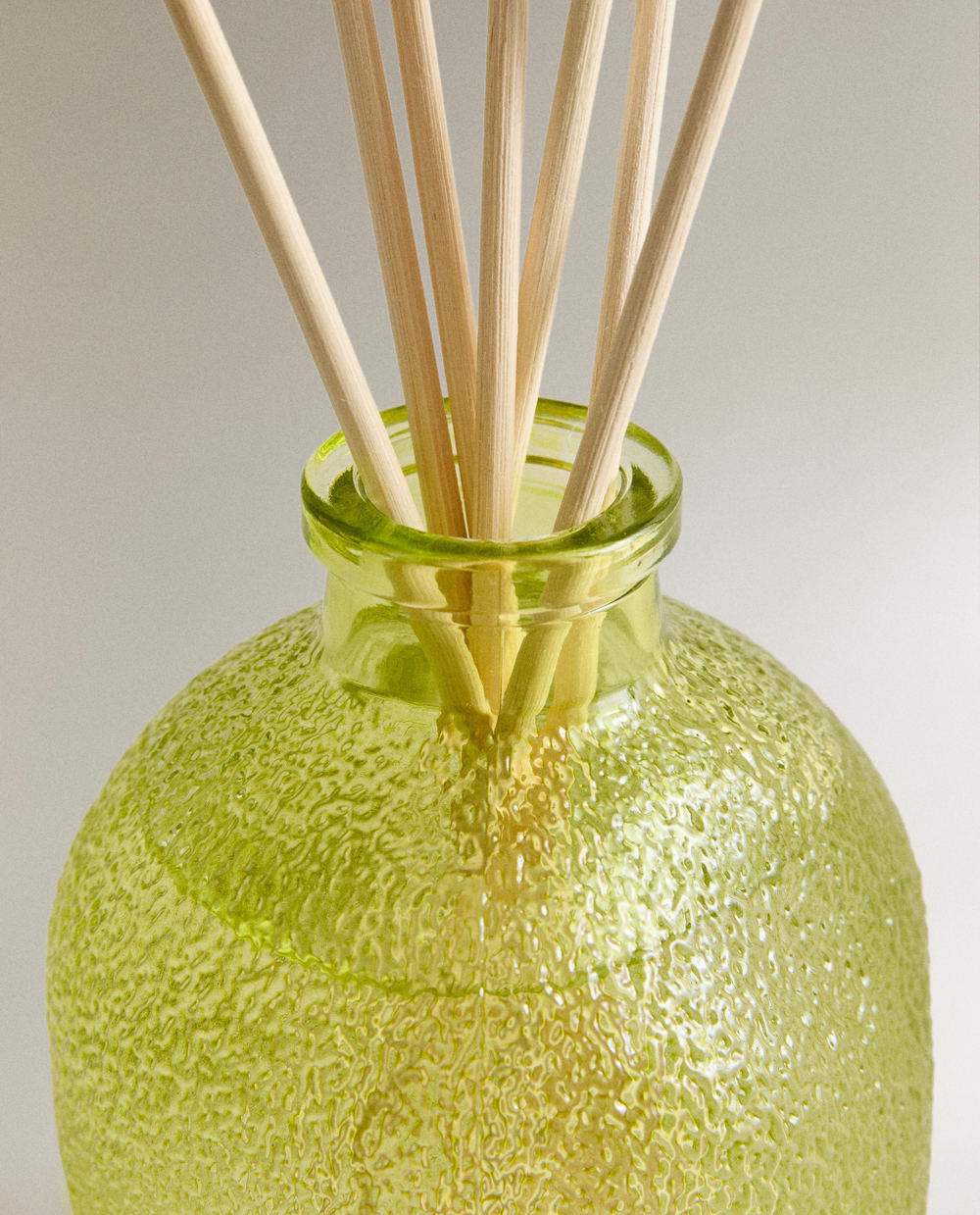 Zara Home Аромадиффузор Lime & Peppermint 435 мл, тростниковые палочки микадо, аромат свежий цитрусовый, Горчичный