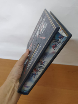 "Хоккей. История и современность" Книга в кожаной обложке в подарочном коробе