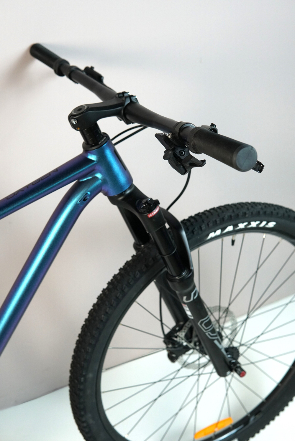Горный велосипед BOOSTER Oxygen 2024 29" Rainbow Blue