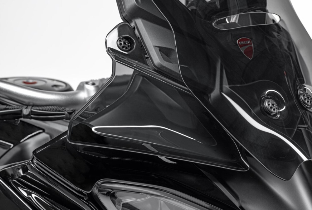 Ducati Performance Дефлектор левый Multistrada V4 97111251AA