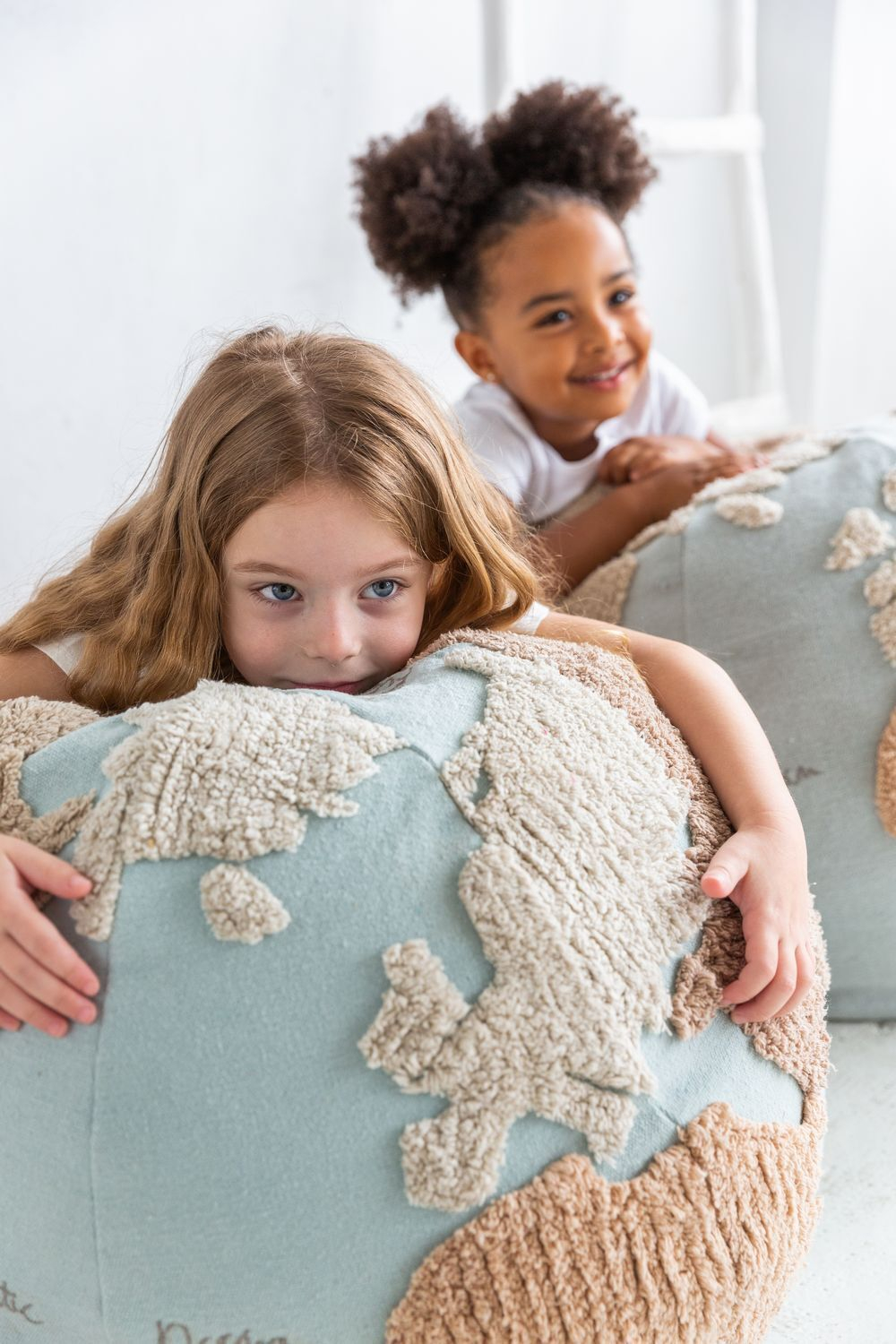 Пуф Lorena Canals World Map (45 x Ø50 см)