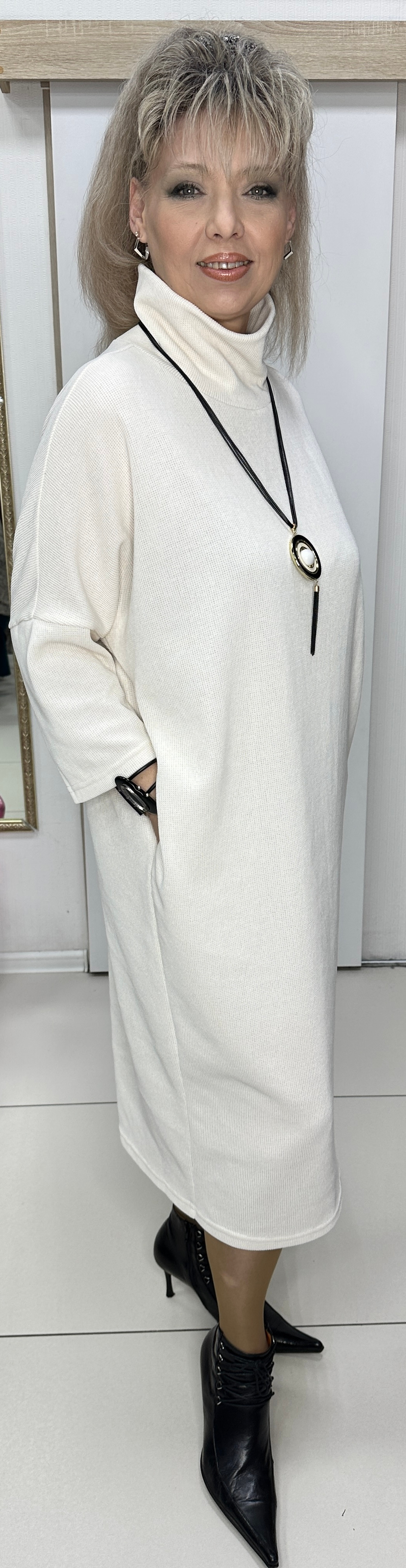 Белое, польское трикотажное платье