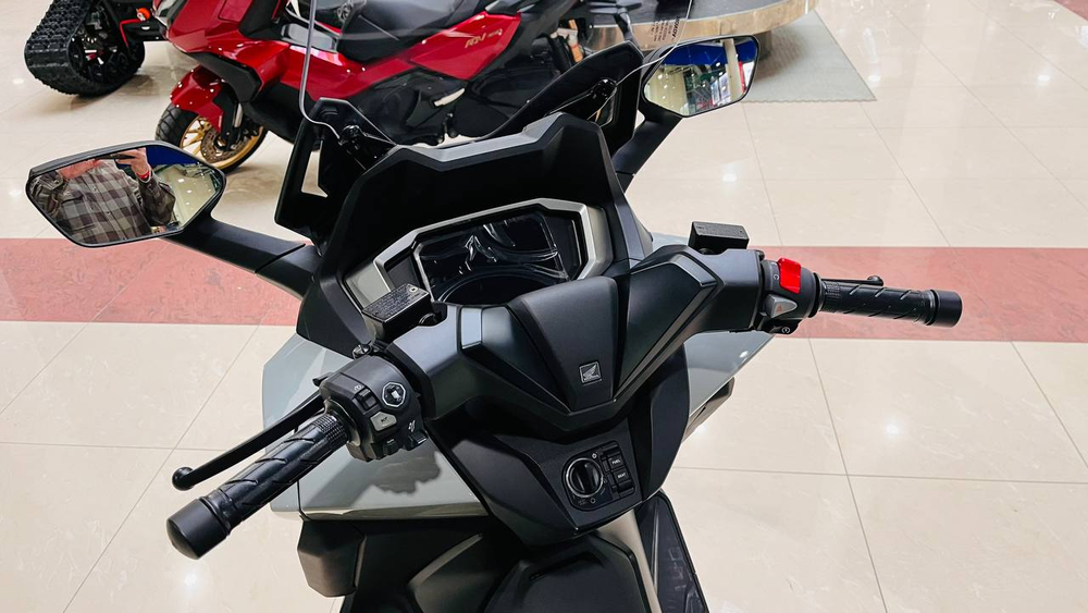 Скутер Honda NSS350AS черный