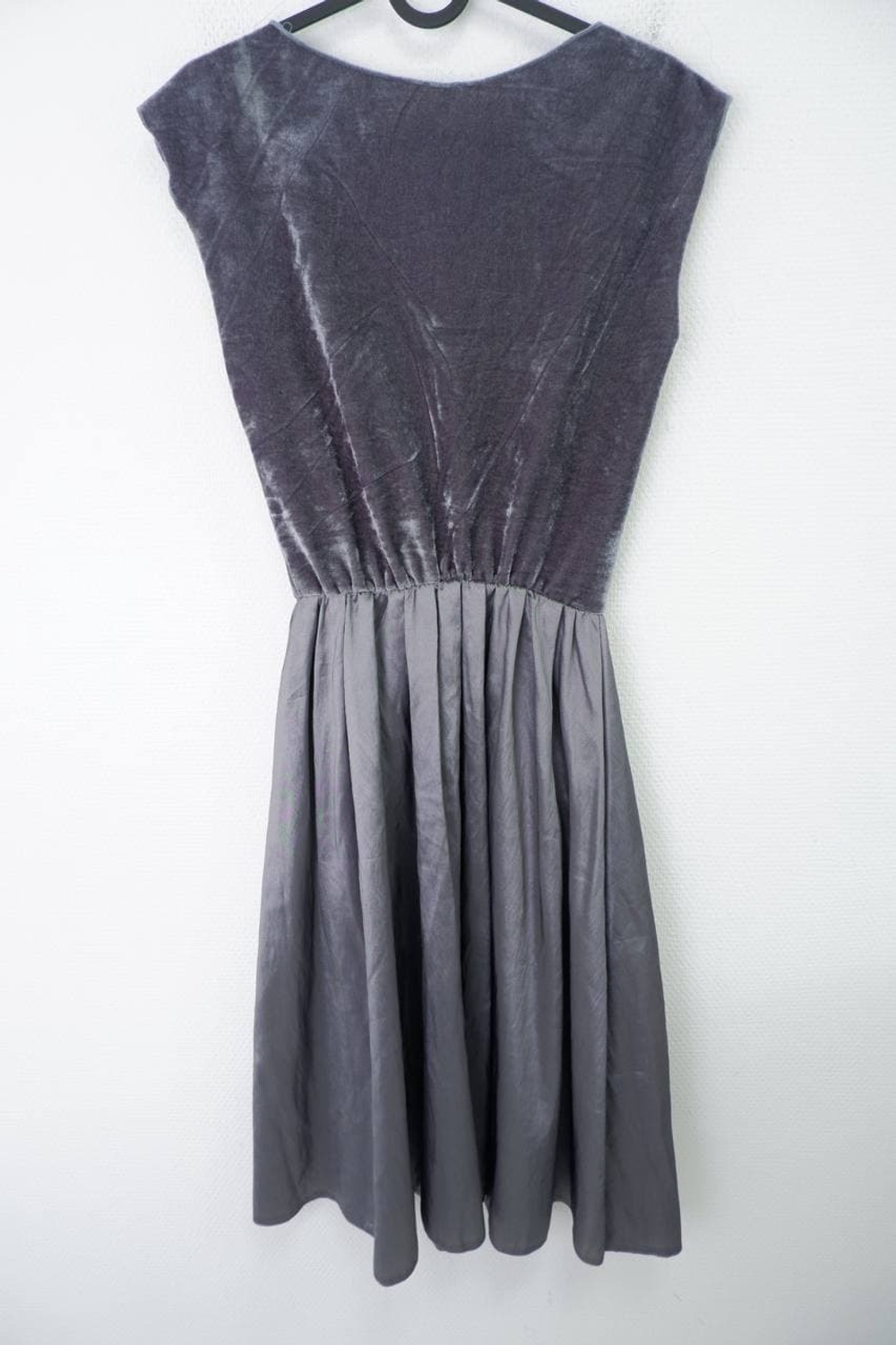 Платье нарядное 40 размер