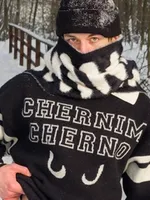 Черный свитер 