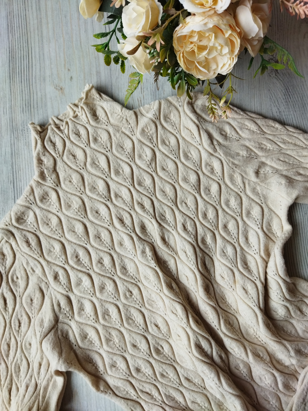 Легкий ажурный лонгслив