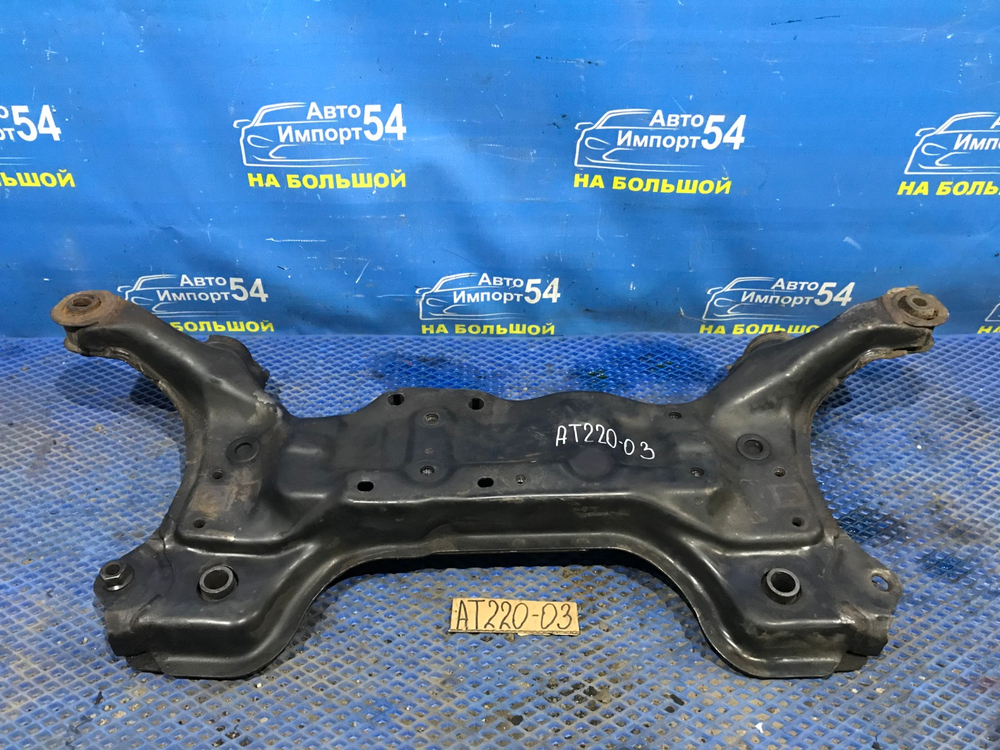 Балка передняя поперечная TOYOTA AVENSIS 1999