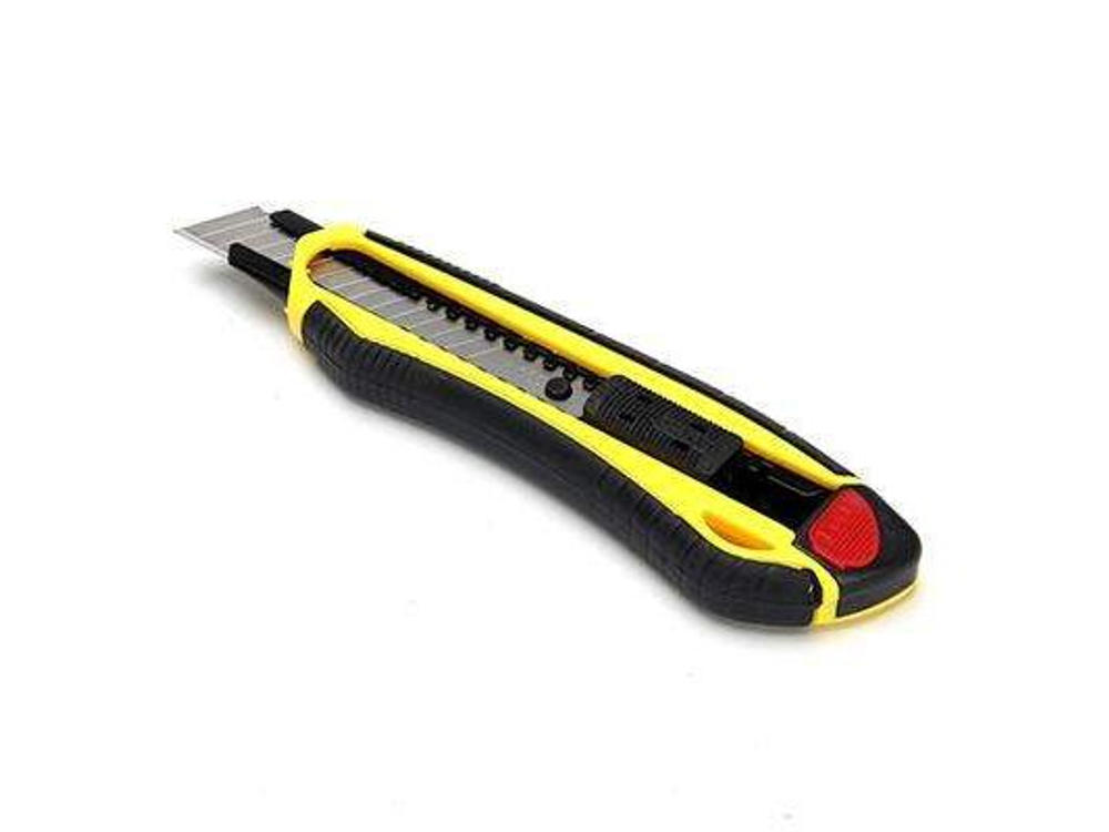 Нож 18мм пластиковый Headman усиленный с сегментированным лезвием