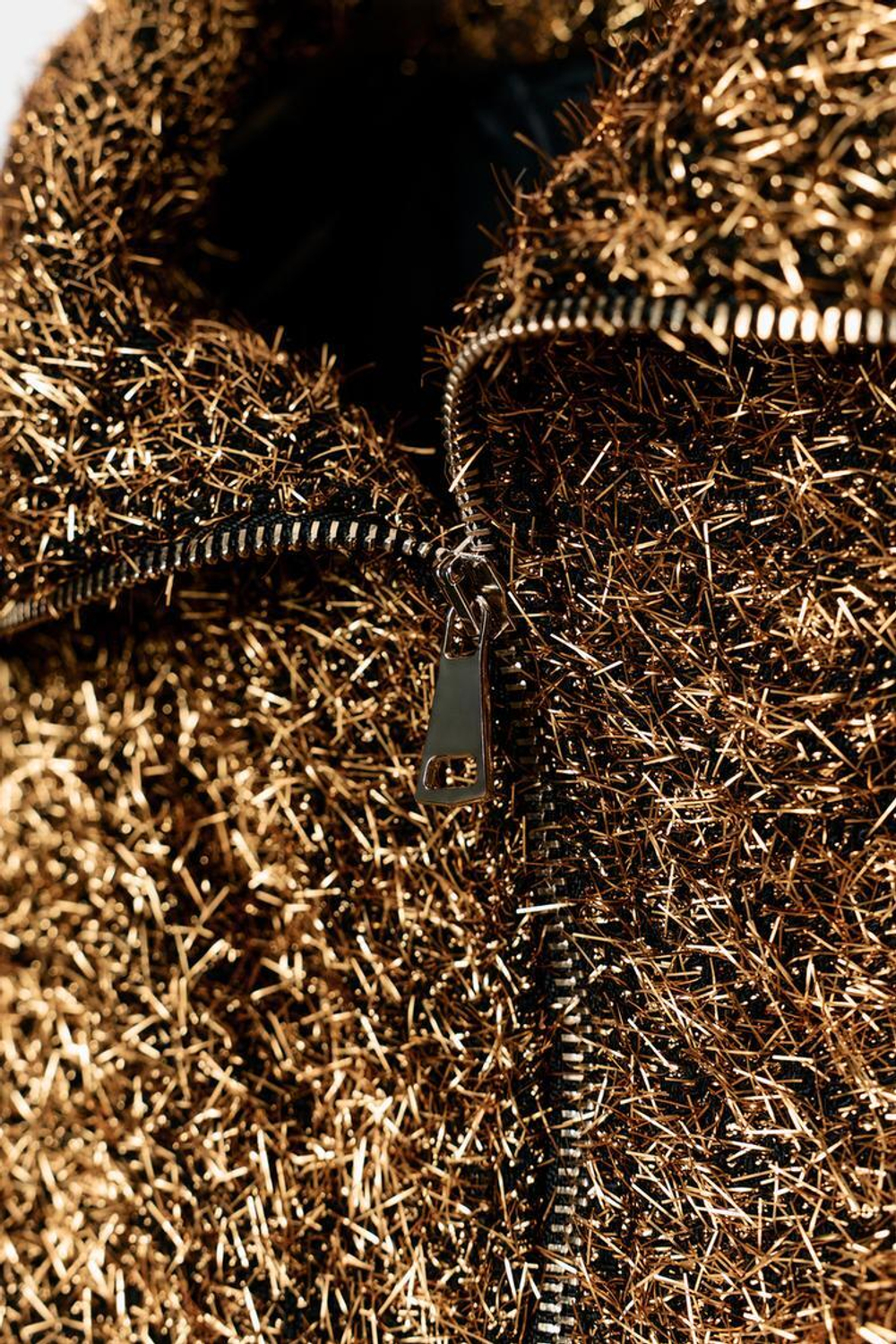 ZARA БОМБЕР С МЕТАЛЛИЗИРОВАННОЙ НИТЬЮ, ЧЕРНЫЙ/ЗОЛОТОЙ