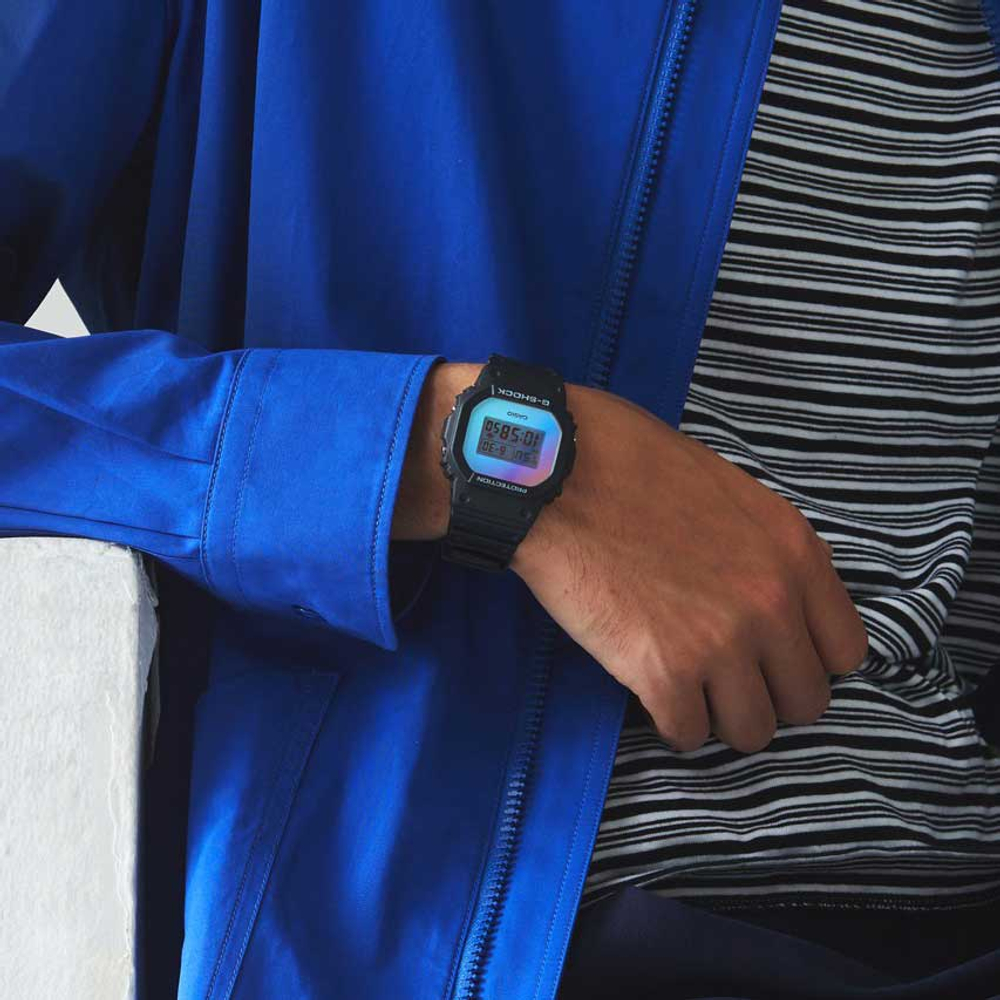 Часы Casio DW-5600SR-1