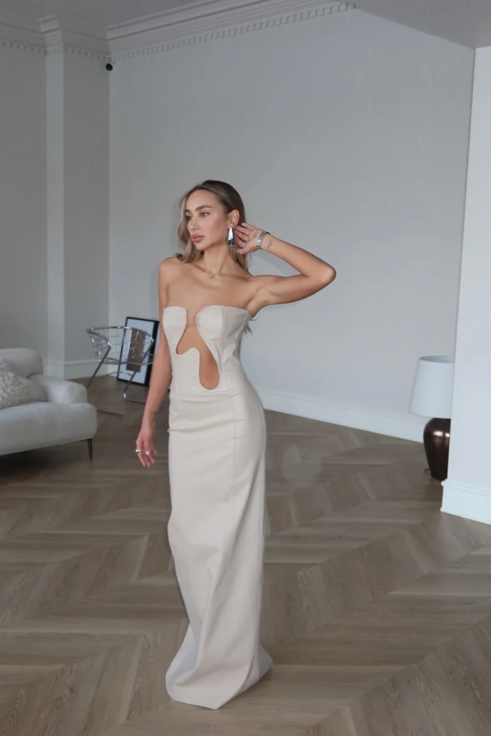 Платье макси из экокожи с металлической вставкой, Молочное