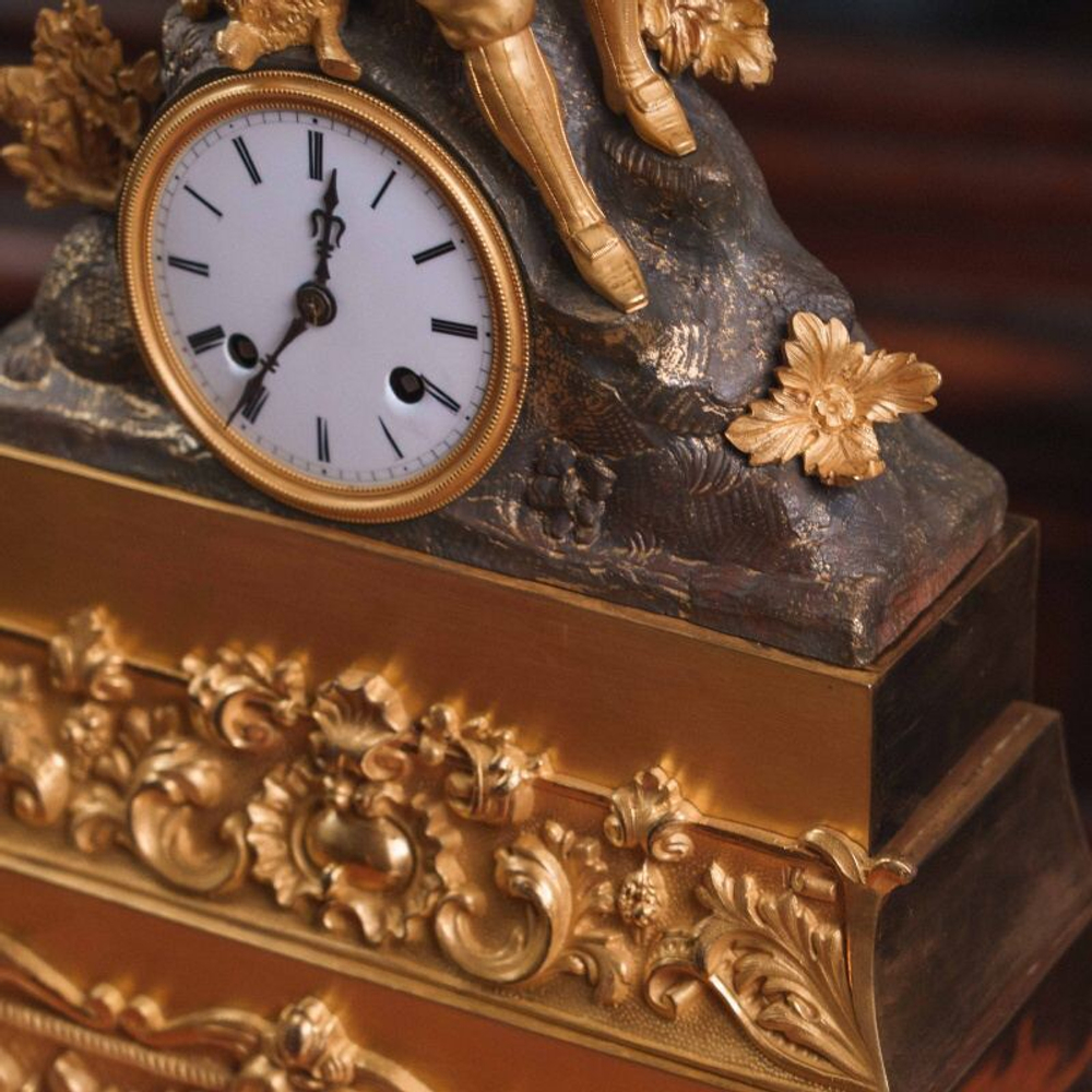 Кабинетные часы в стиле Карла Х