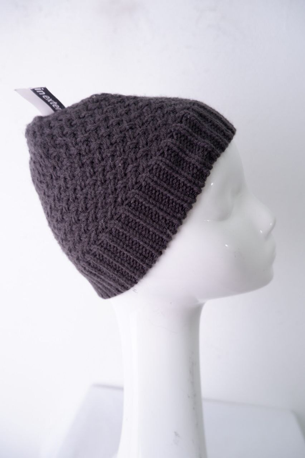 Шапка вязаная на 7-14 лет, новая