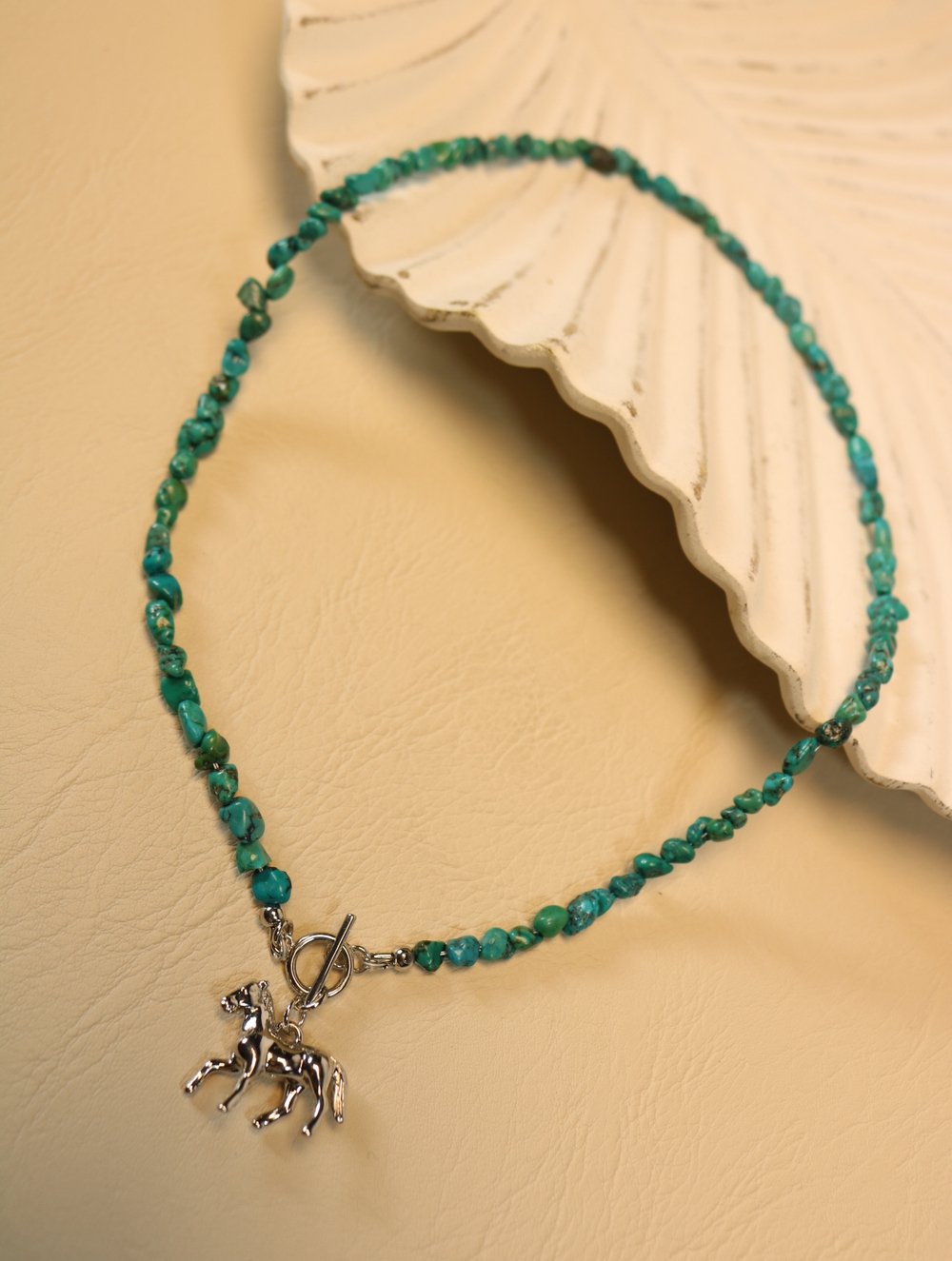 Чокер-колье из натуральной бирюзы «Бирюзовый галоп удачи»