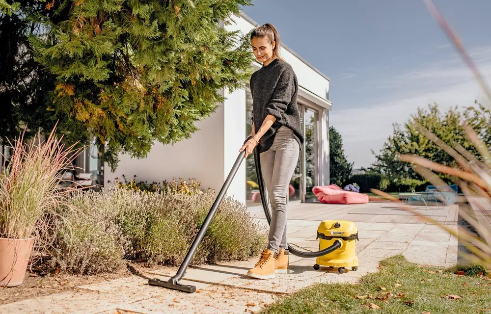 Строительный пылесос Karcher WD 2 Plus V-12/6/18/C 1000Вт (уборка: сухая/влажная) желтый(1.628-015.0)