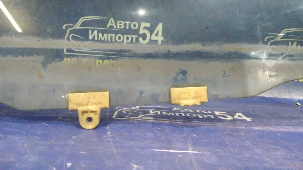 Стекло двери передней правой NISSAN TERRANO 2000