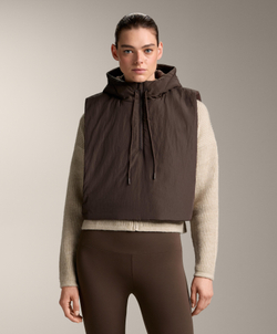 Oysho Утепленный жилет с капюшоном, коричневый