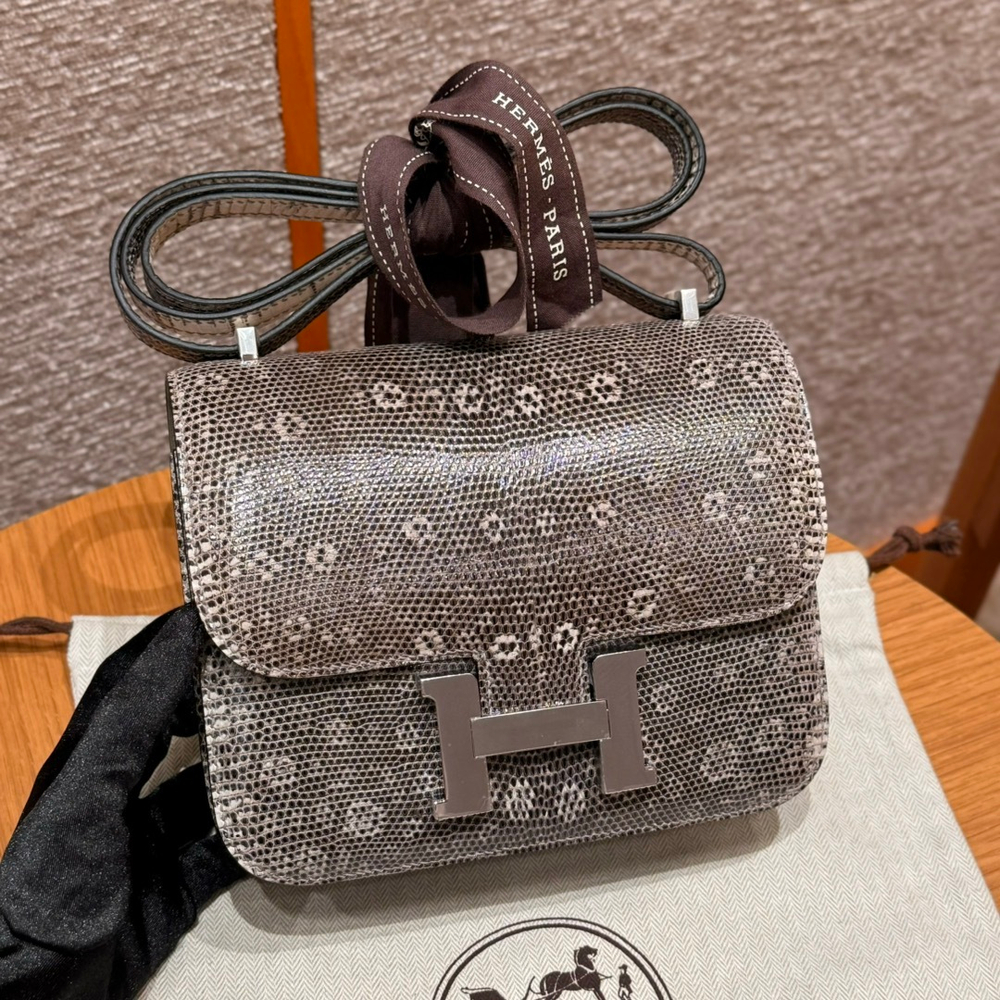 Hermes Constance 18