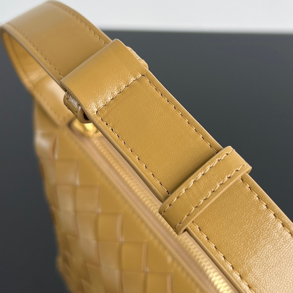 Bottega Veneta Candy Wallace 17 cm
