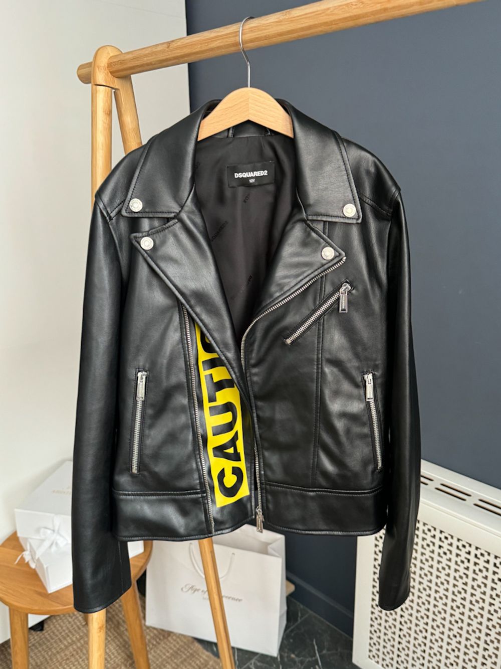 Новая кожаная куртка Dsquared2, 152