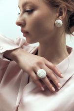 Кольцо Георгин L, белый фарфор