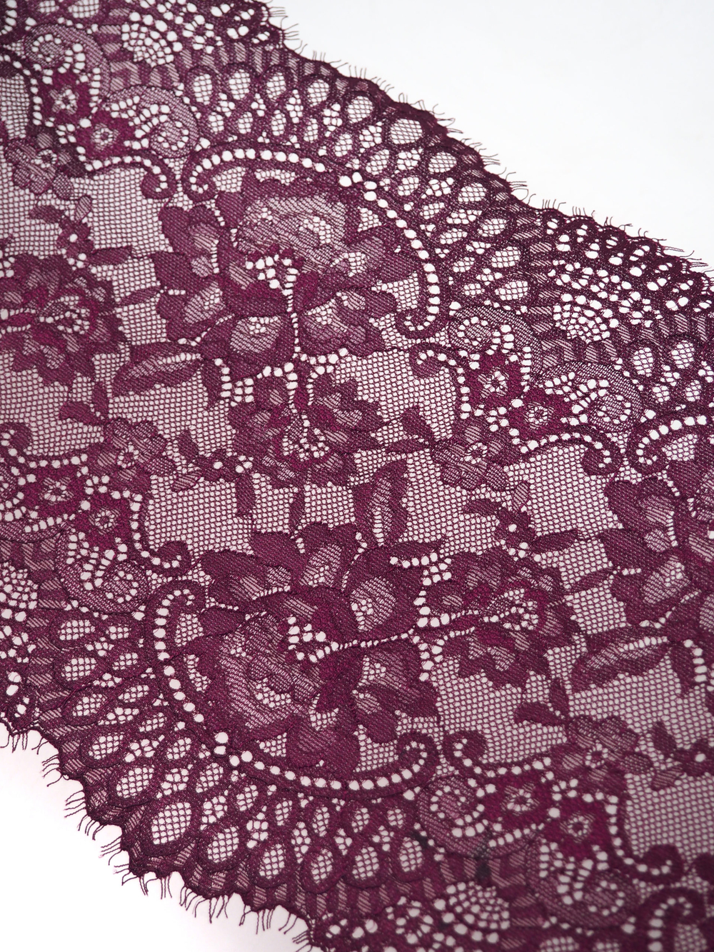 Кружево шантильи эластичное слива ширина 22 см