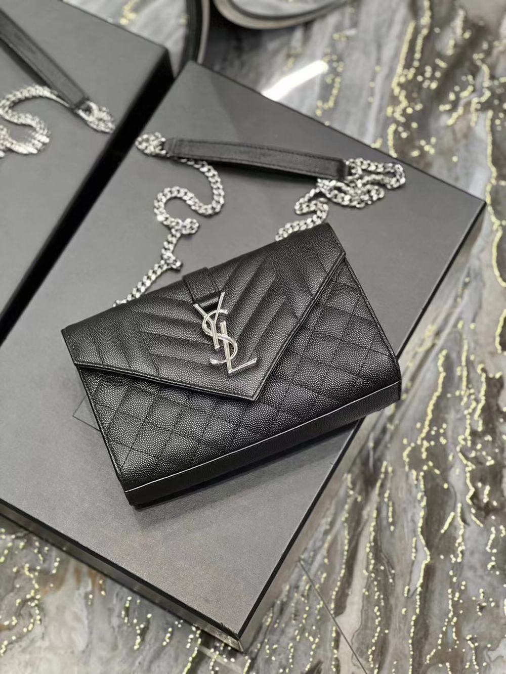 Saint Laurent Envelope Bag 21 cm