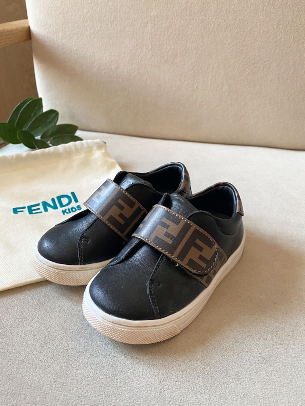 Кеды Fendi, 21