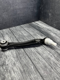 Передний Поперечный рычаг BMW X5 31126864821