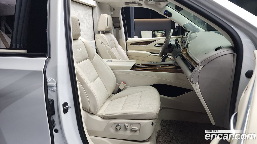 Cadillac Escalade 5 Generation 6.2 ESV (04.2021)