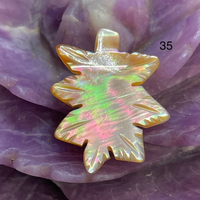 55632 Перламутр Бусина Листик 18*25мм-18