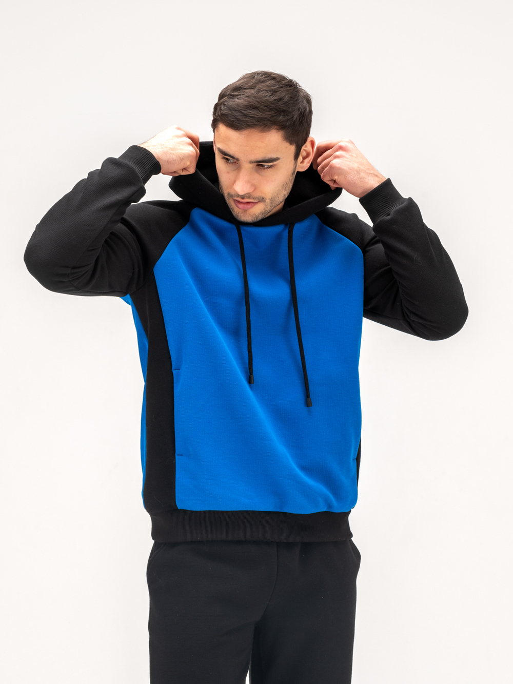 Костюм мужской спортивный. Синий/черный