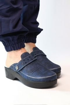 501 | "Natasa" | Темно-синие женские медицинские сабо с закрытым носом