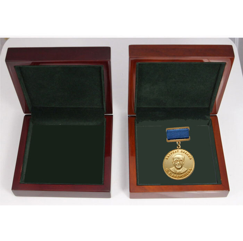 Деревянный лакированный футляр (опт от 10шт)