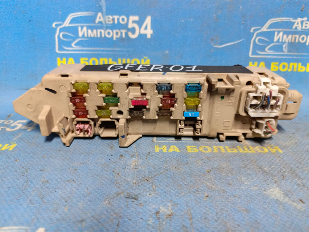 Блок предохранителей салонный MAZDA CAPELLA 1998