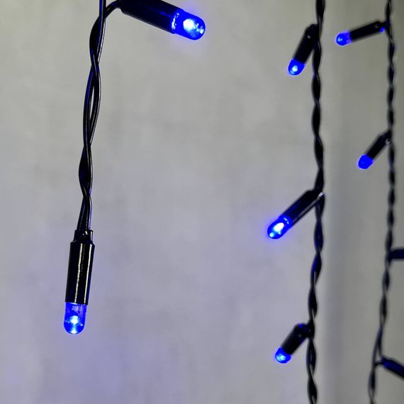 Светодиодная бахрома с колпачком 3,1*0,5 м., 120 синих LED ламп, черный провод ПВХ, IP65, LTC (PIL120CAP-11-2B)