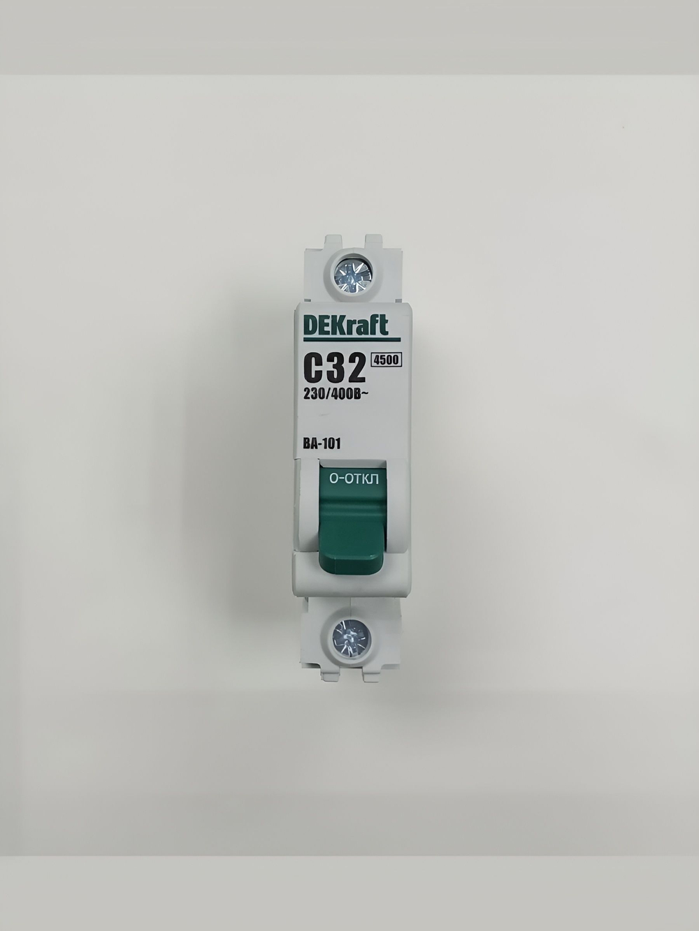 автоматический выключатель 1п 32А тип С 4,5кА серия ВА-101 DEKraft